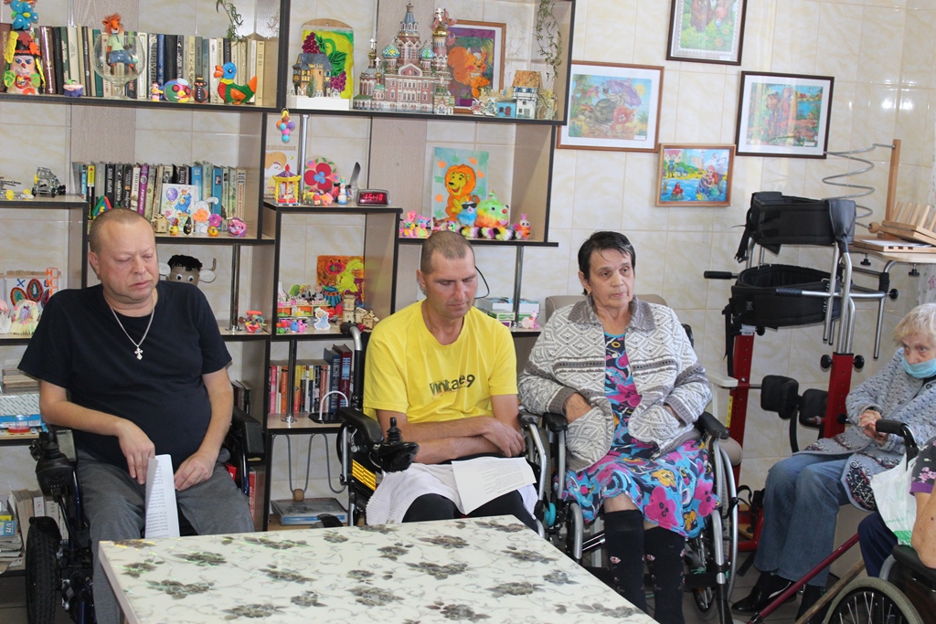 «Марафон добрых дел» АКОО «Вместе против рака» в центральном доме-интернате для престарелых и инвалидов