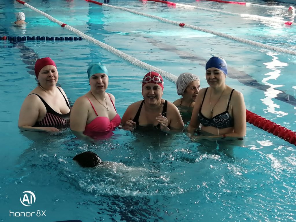 Специалисты АКОО «Вместе против рака» в г.Бийске организовали проведение занятий по скандинавской ходьбе и плаванию