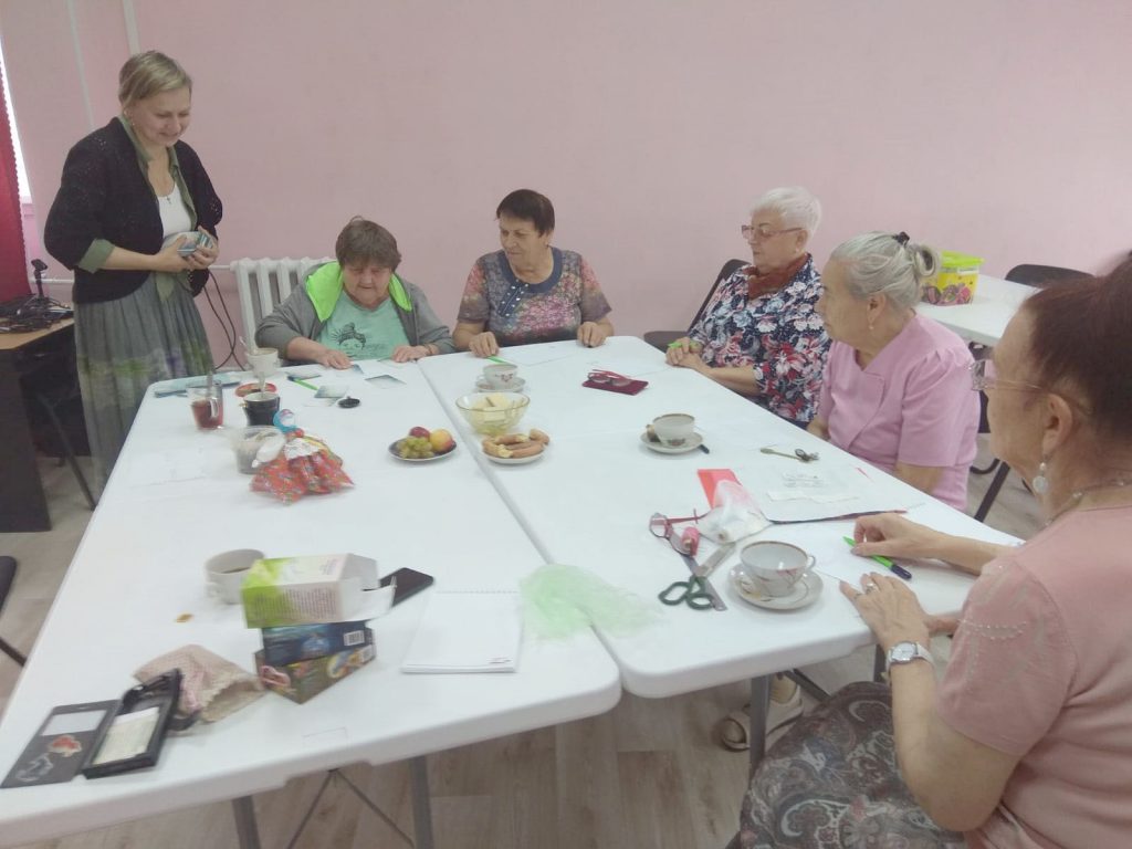 Исцеляющие встречи: программа «Творческая аптечка» продолжает работу в ТОС «Тимуровский»