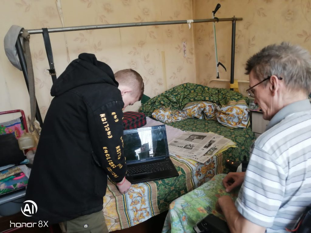 Специалисты представительства "Вместе против рака" посетили инвалидов в Бийске