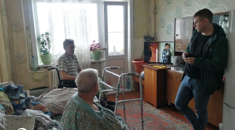 Специалисты представительства "Вместе против рака" посетили инвалидов в Бийске