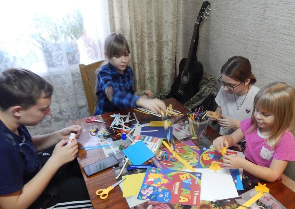 Новогоднее волшебство: дети из «Радужной единорожки» готовятся к празднику!