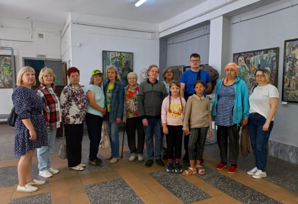 Творчество земляков вдохновляет. Пленэр для добровольцев в бийском представительстве