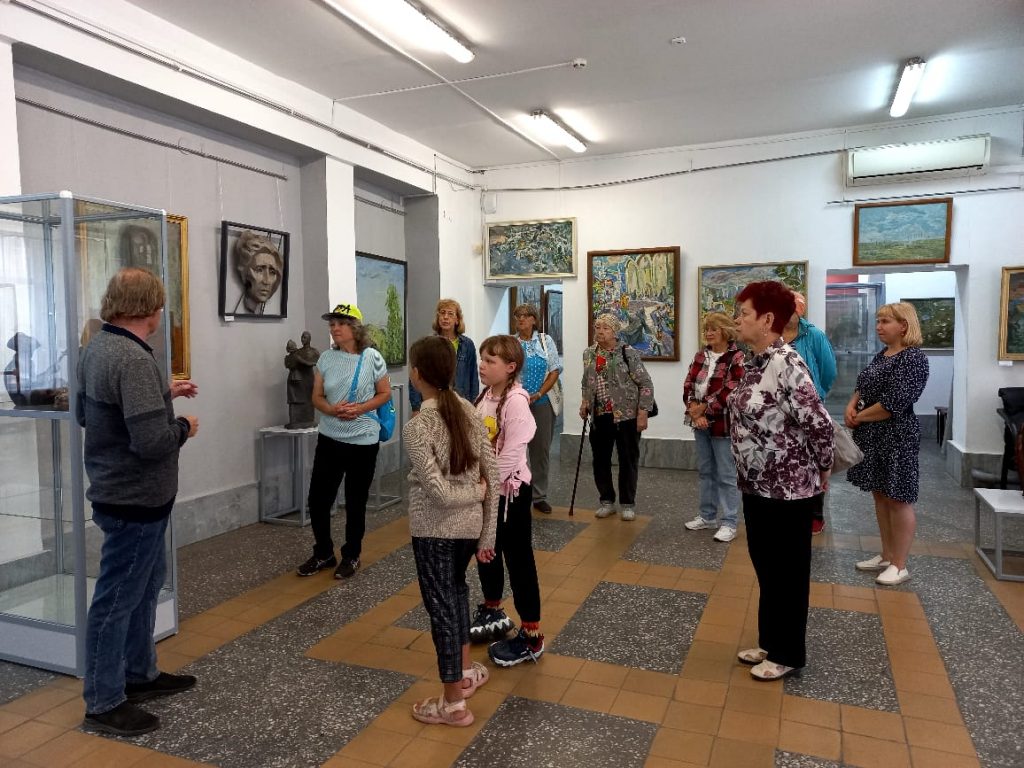 Творчество земляков вдохновляет. Пленэр для добровольцев в бийском представительстве