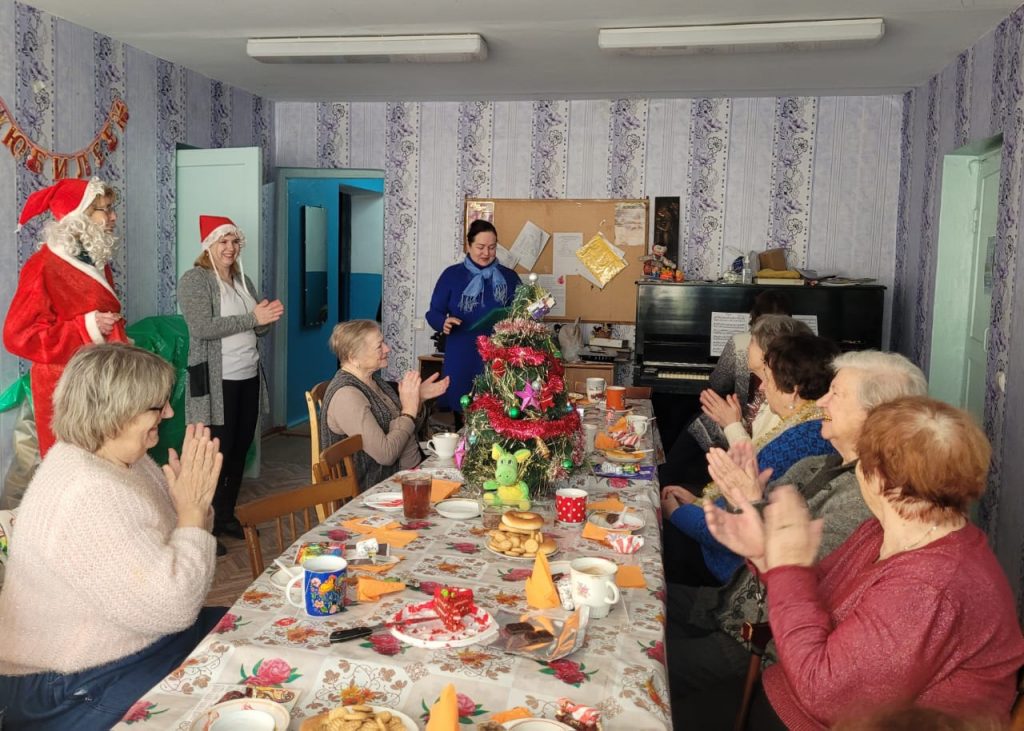 «Новый год стучится в дверь!» В Бийском представительстве прошло праздничное мероприятие