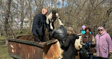 Сделаем город чистым! В Бийске прошёл весенний субботник