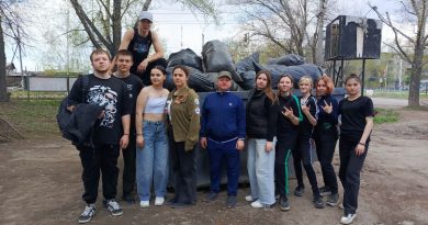 Субботник на улице Светлова в Рубцовске: студенческий отряд «Искра» и проект «Дари добро» в деле