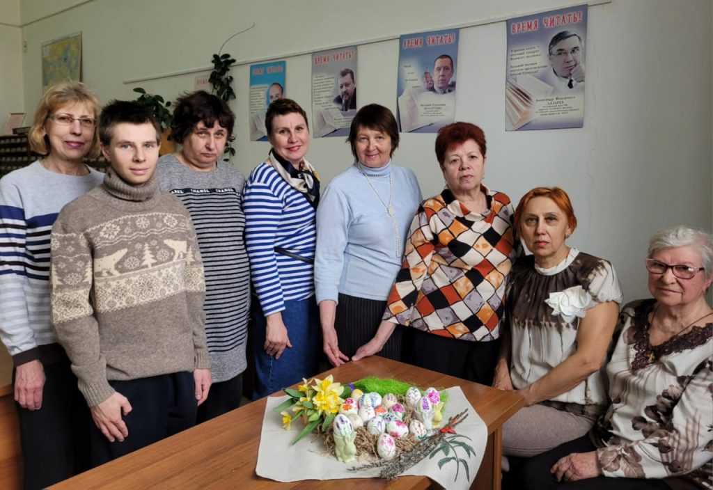 Мастер-класс «Роспись пасхальных яиц» прошёл в Бийске